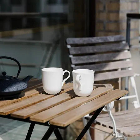 On The Beach, Close To Centre & Airport דירה *