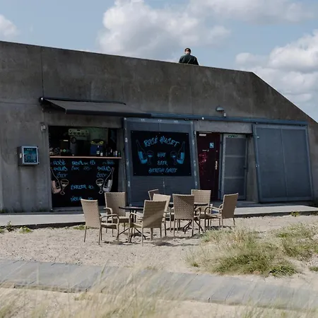 Apartment On The Beach, Close To Centre & Airport *
