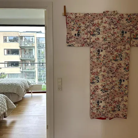 Apartamento On The Beach, Close To Centre & Airport *