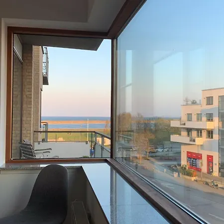 On The Beach, Close To Centre & Airport Apartment *